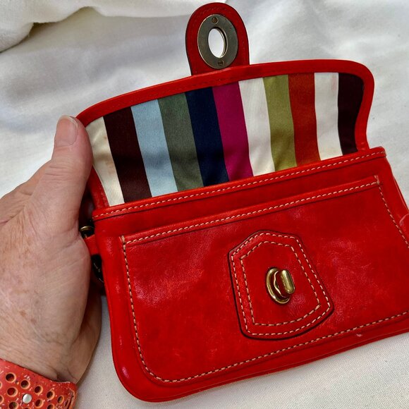 Vintage Bright Red Coach Wristlet with Brass Fittings. - Mint - Picture 3 of 5